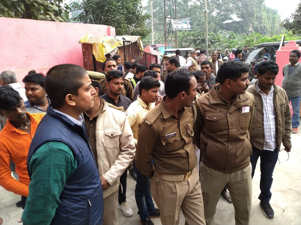 UP: Hightension wires fall in Gorakhpur, landlord wife fainted after seeing son deadbody