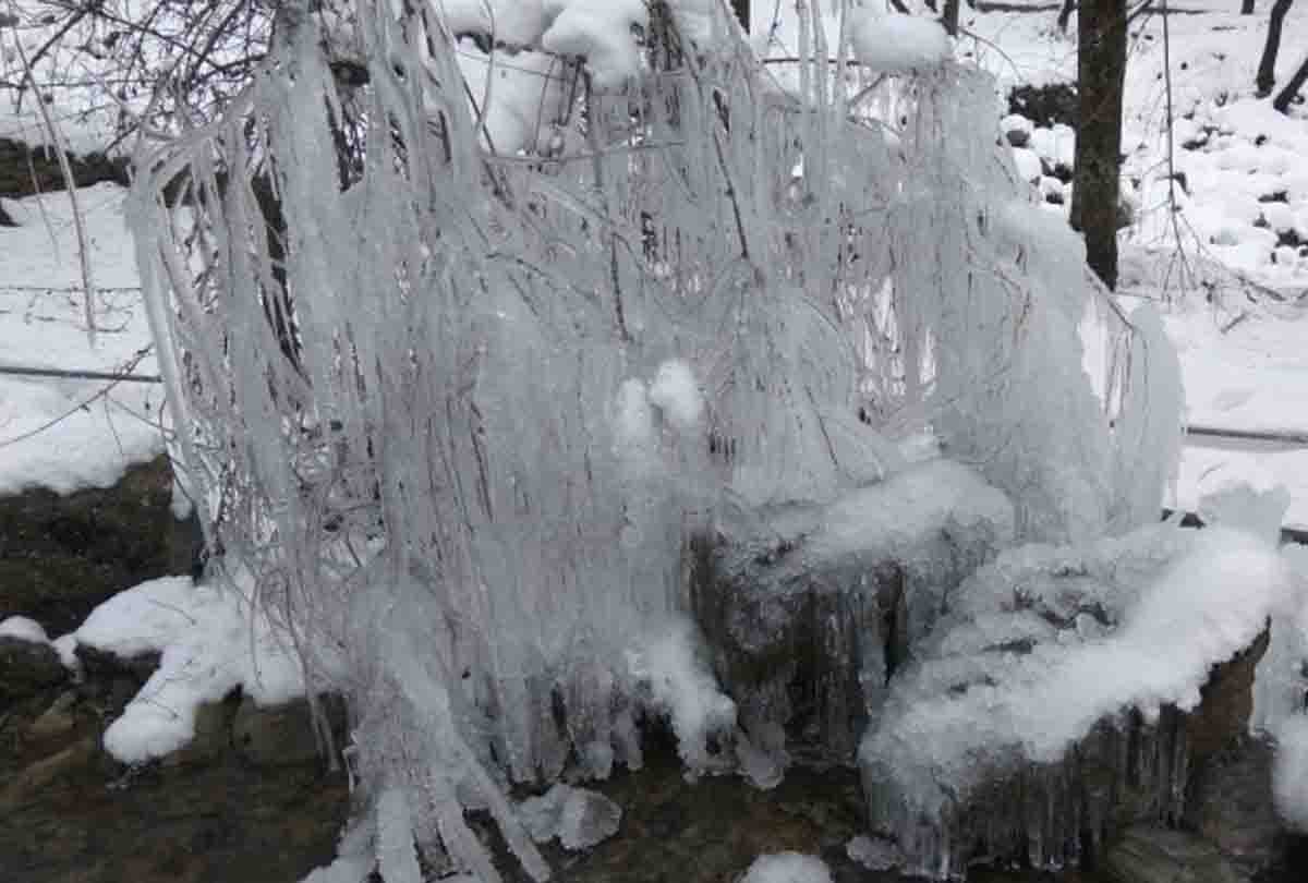 Heavy rain and snowfall alert in Jammu Kashmir, highway Closed For Traffic Due To Snowfall