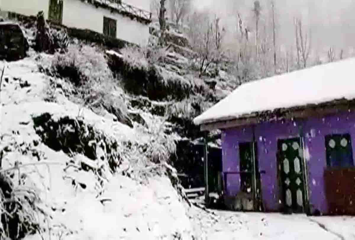 Heavy snowfall in kashmir and ladakh, airlines lost Rs 50 crore in five days, Orange alert issued