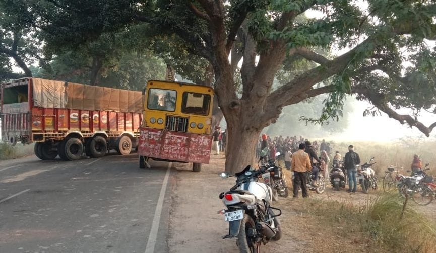 Khalasi died in a collision of trucks