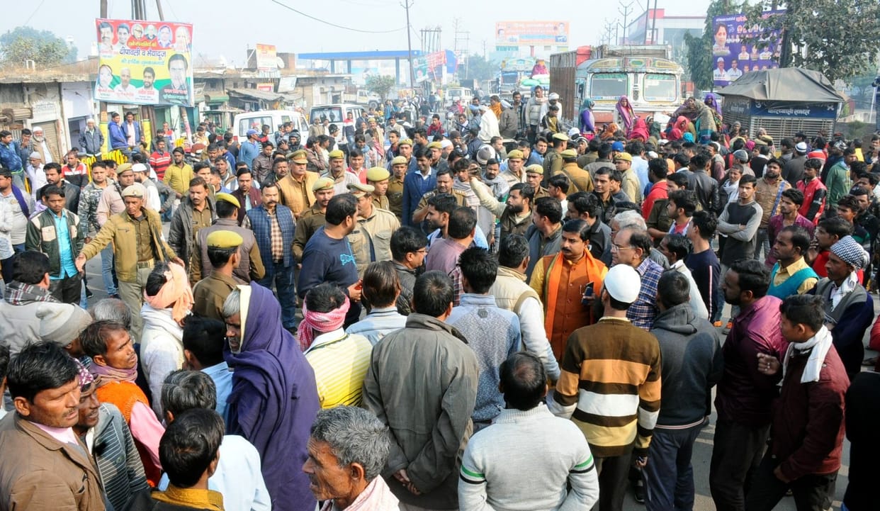 protest on police action on child muder case in sambhal