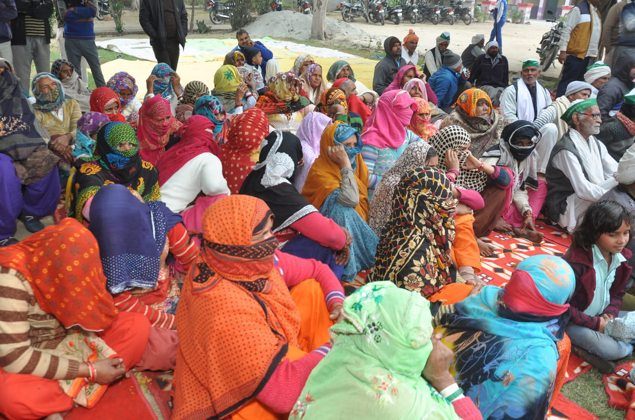 SDM meeting with villagers