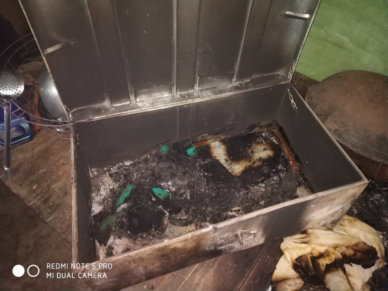 Stolen and set fire to the house