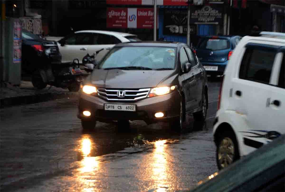 rain increased cold, one died due to lightning in Etawah
