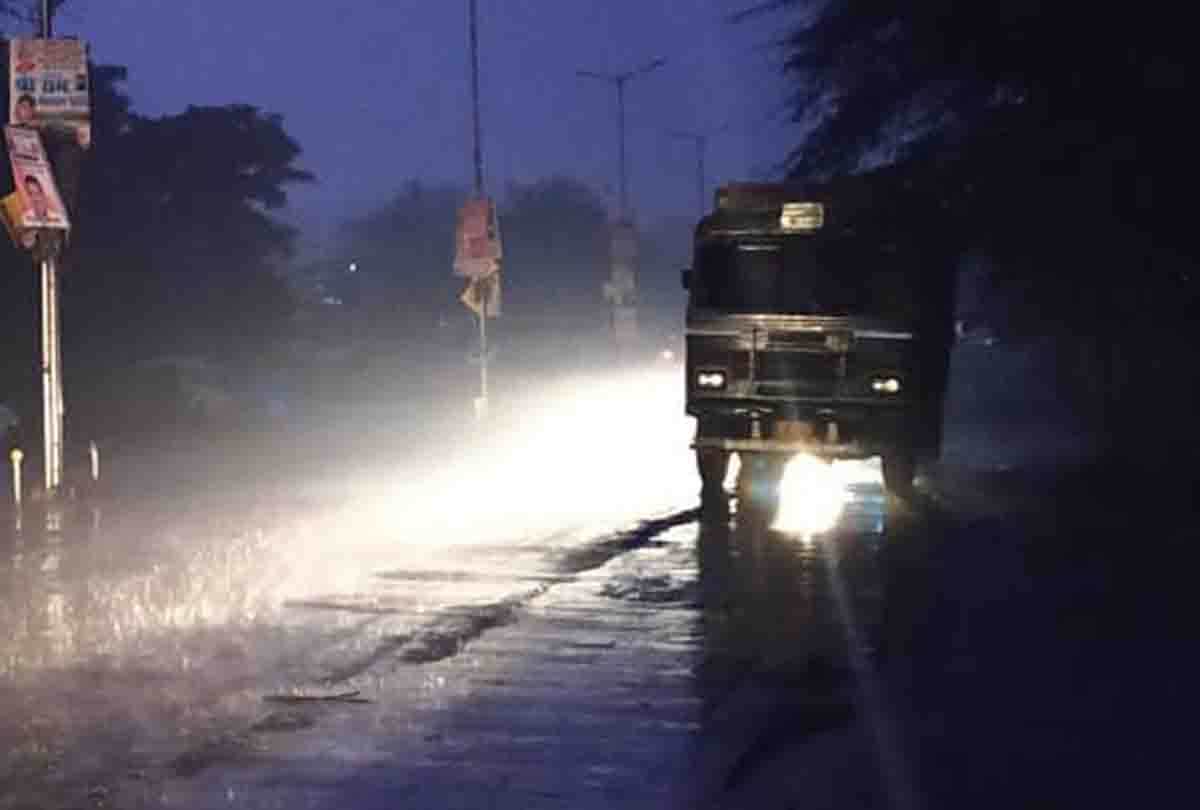 rain increased cold, one died due to lightning in Etawah