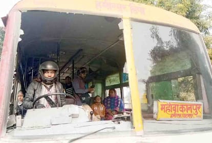 driver driving bus with helmet, roadways minister asks why