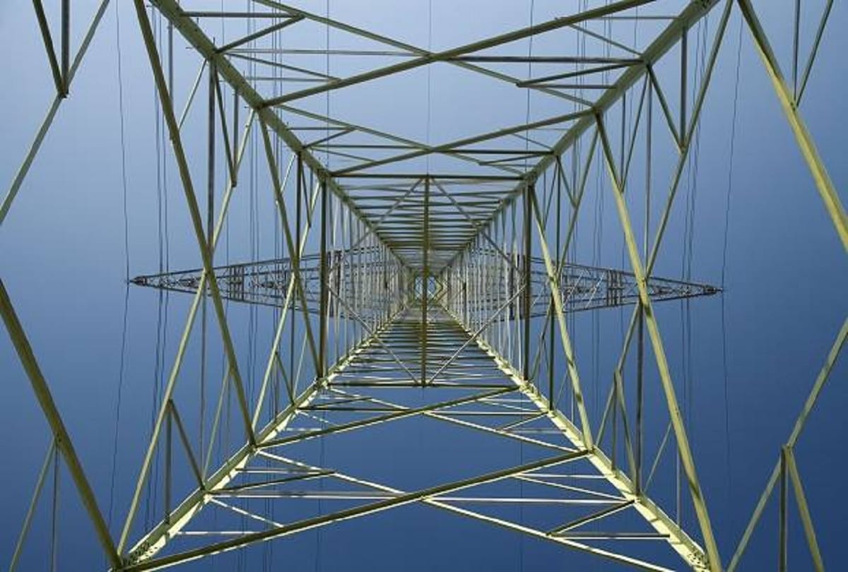Mysterious radio station who tells Intelligence code and where strange sounds comes from