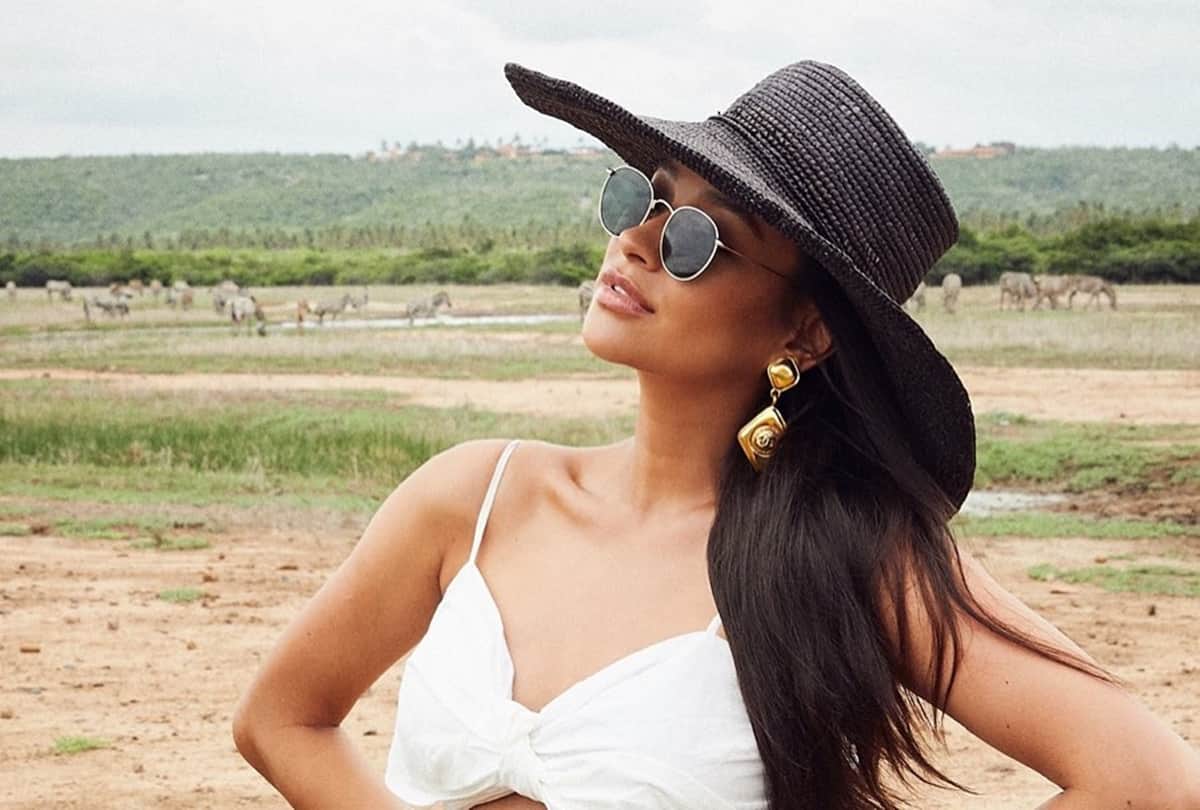 Actress Shay Mitchell shut down trollers who shamed her for breastfeeding pic with daughter