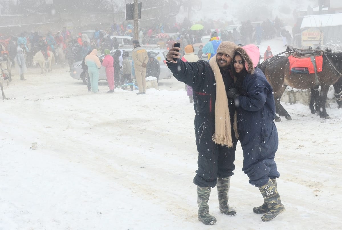 rainfall and snowfall make weather soothing, cold rises in delhi, j&k, himachal, haryana, UP, UK