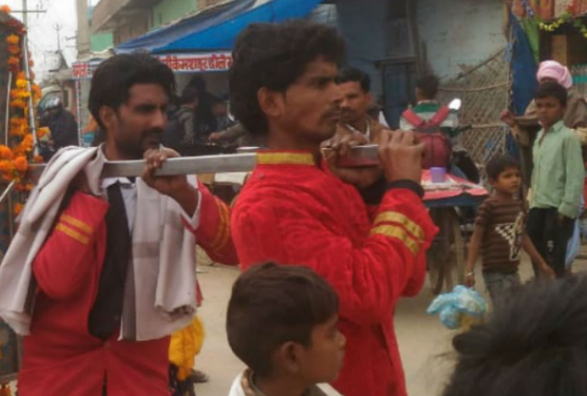 bride ritual of vidai in doli in bateshwar agra