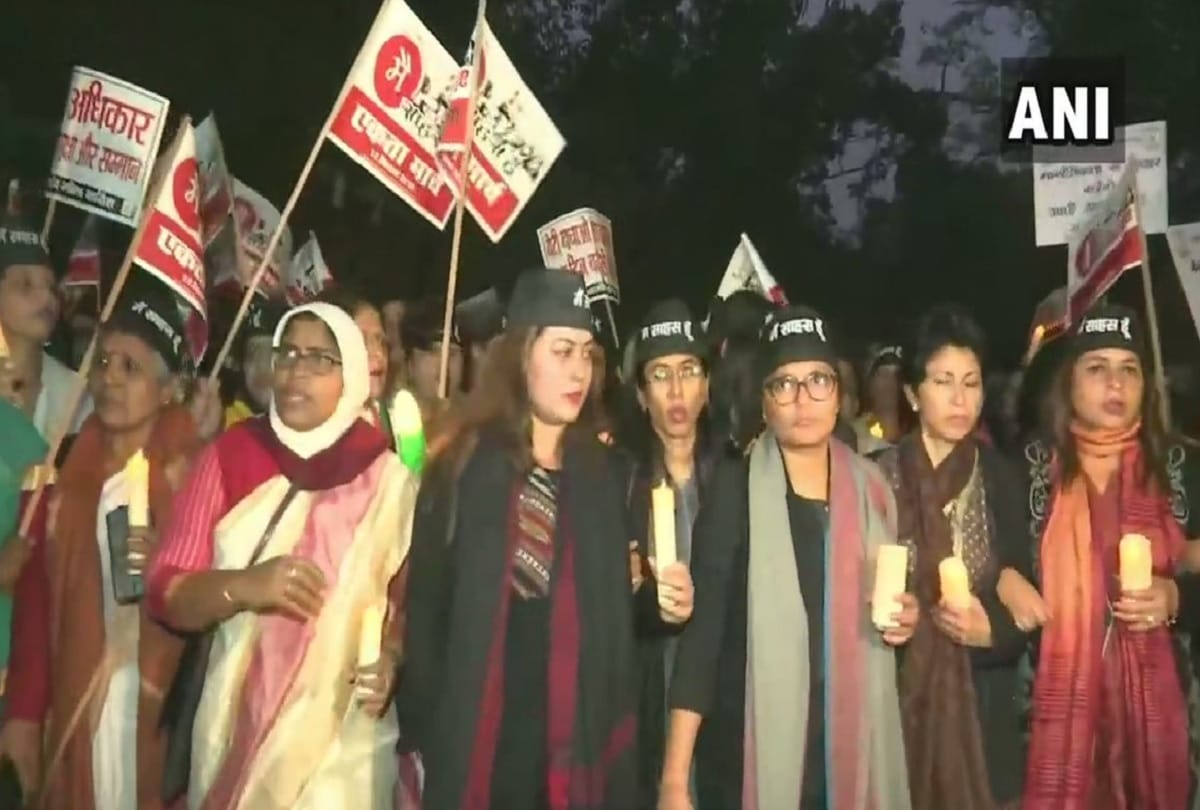 Congress hold rally in Delhi over Women Protection