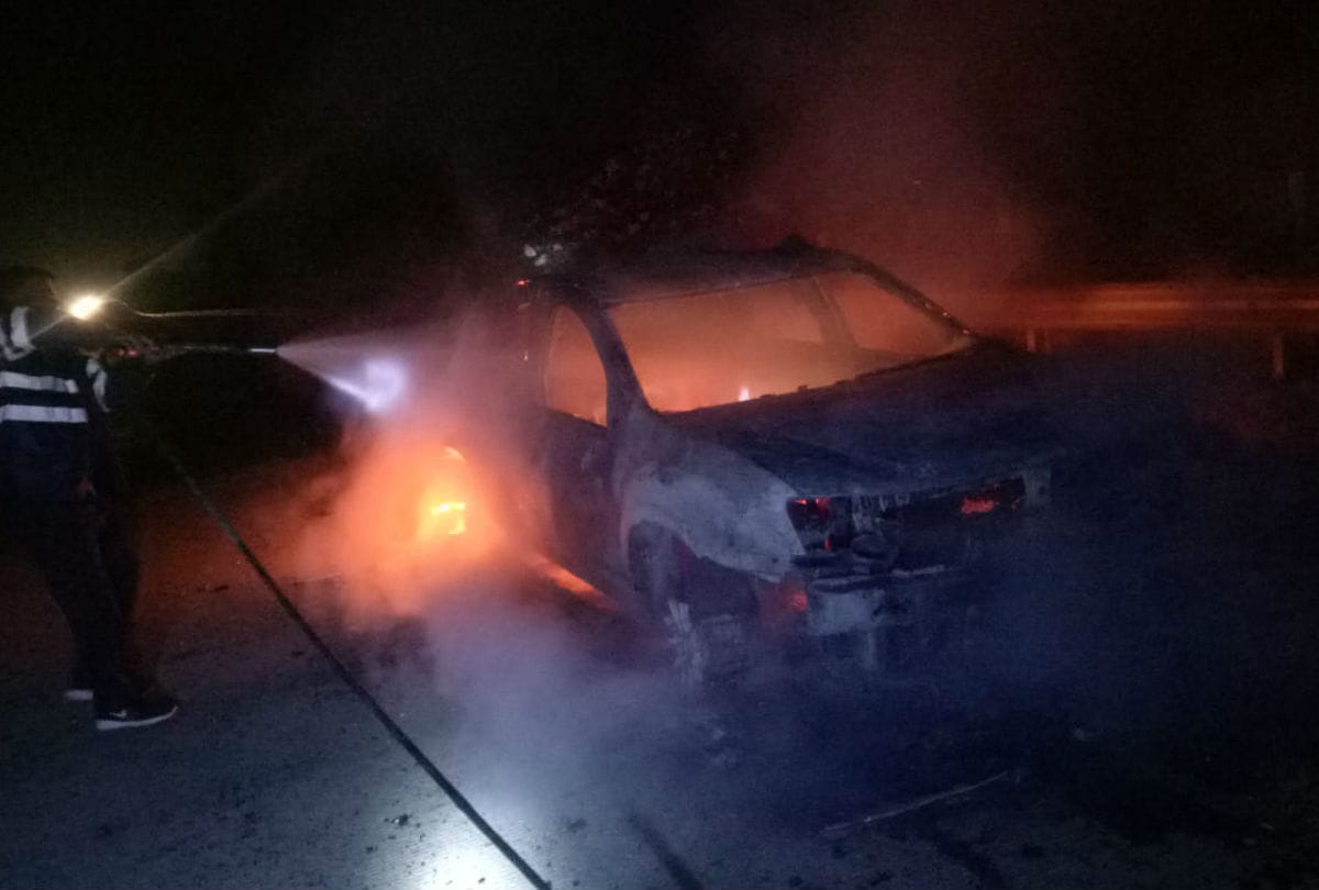 moving car catches fire on yamuna expressway in mathura