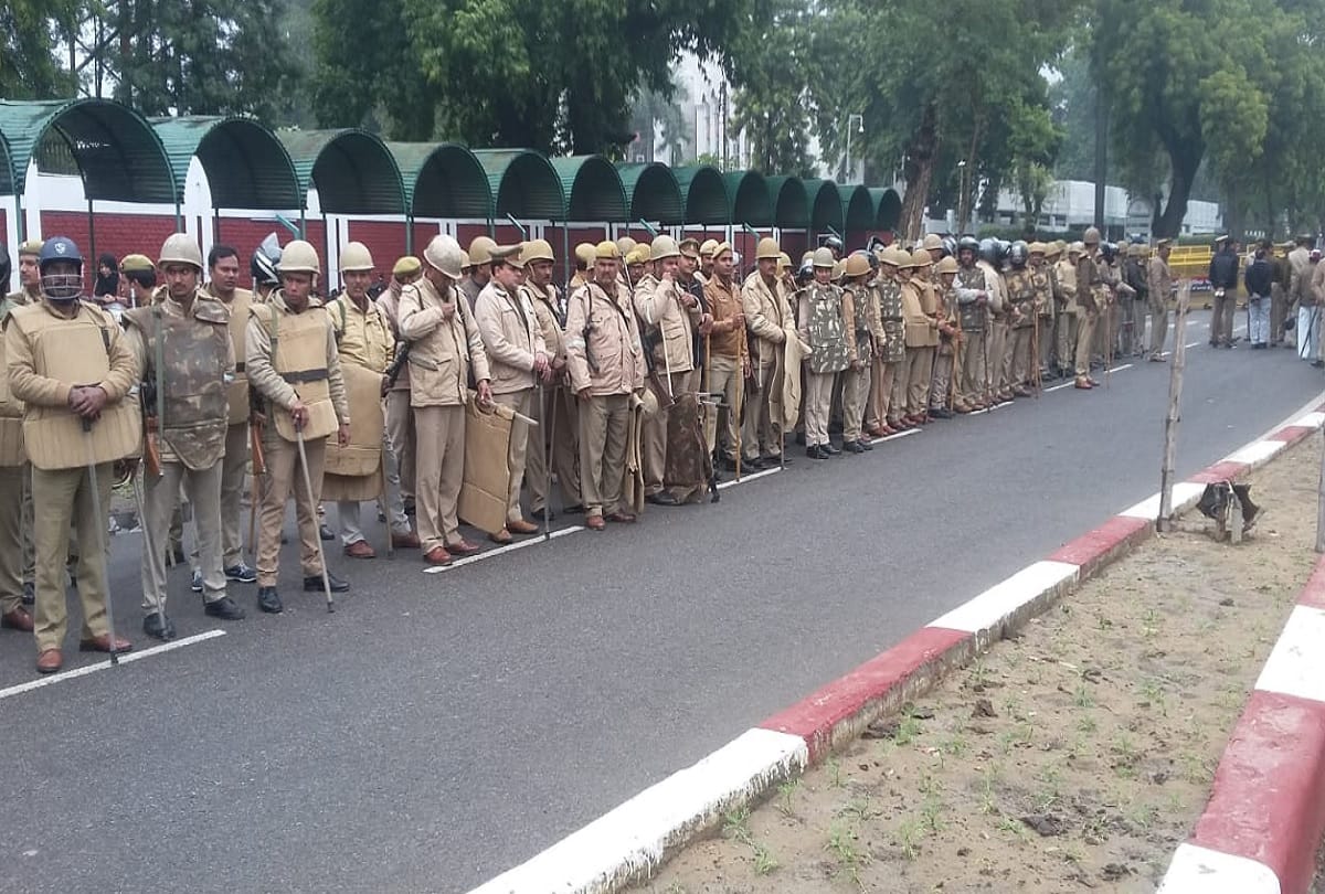 AMU Student Protest against CAB in Aligarh