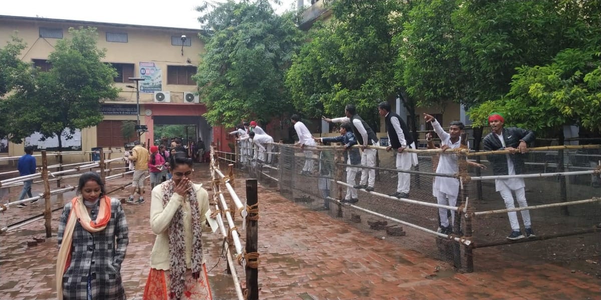 Harishchandra College Students union election voting in between rain varanasi