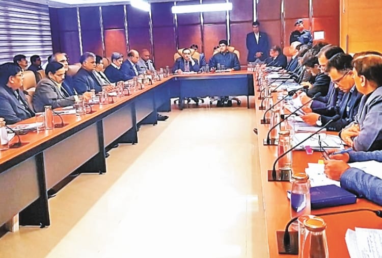 Haryana Deputy CM Dushyant chautala take review meeting of PWD
