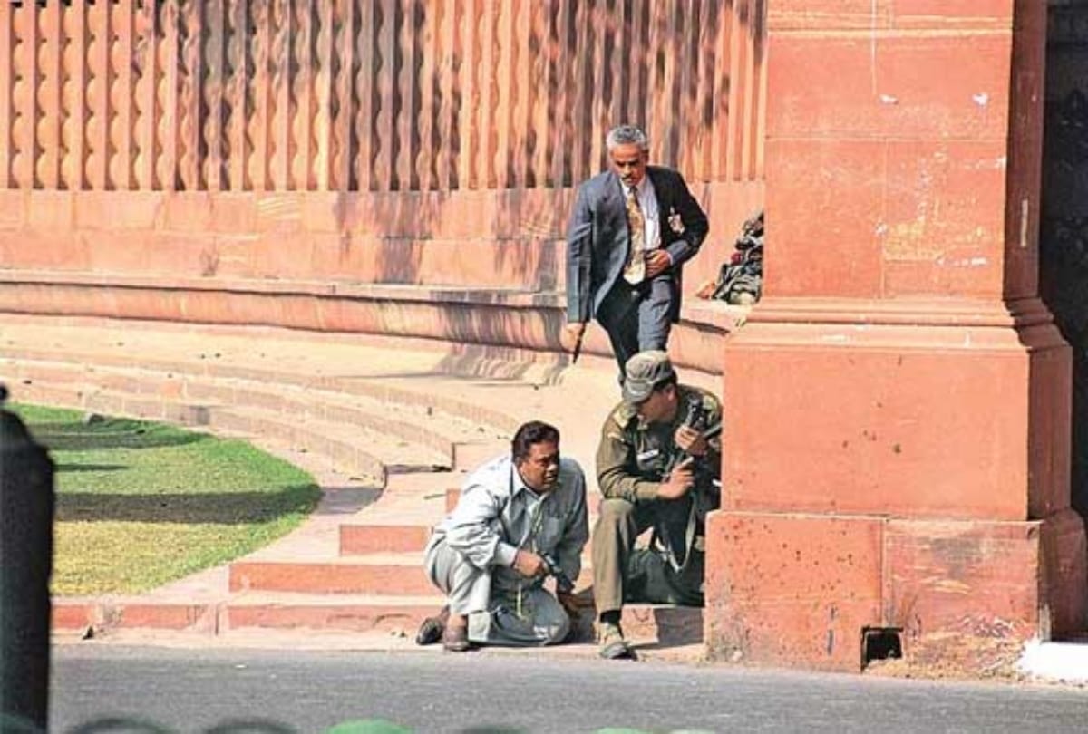 Rajat did not lose even get six bullet in Parliament Attack