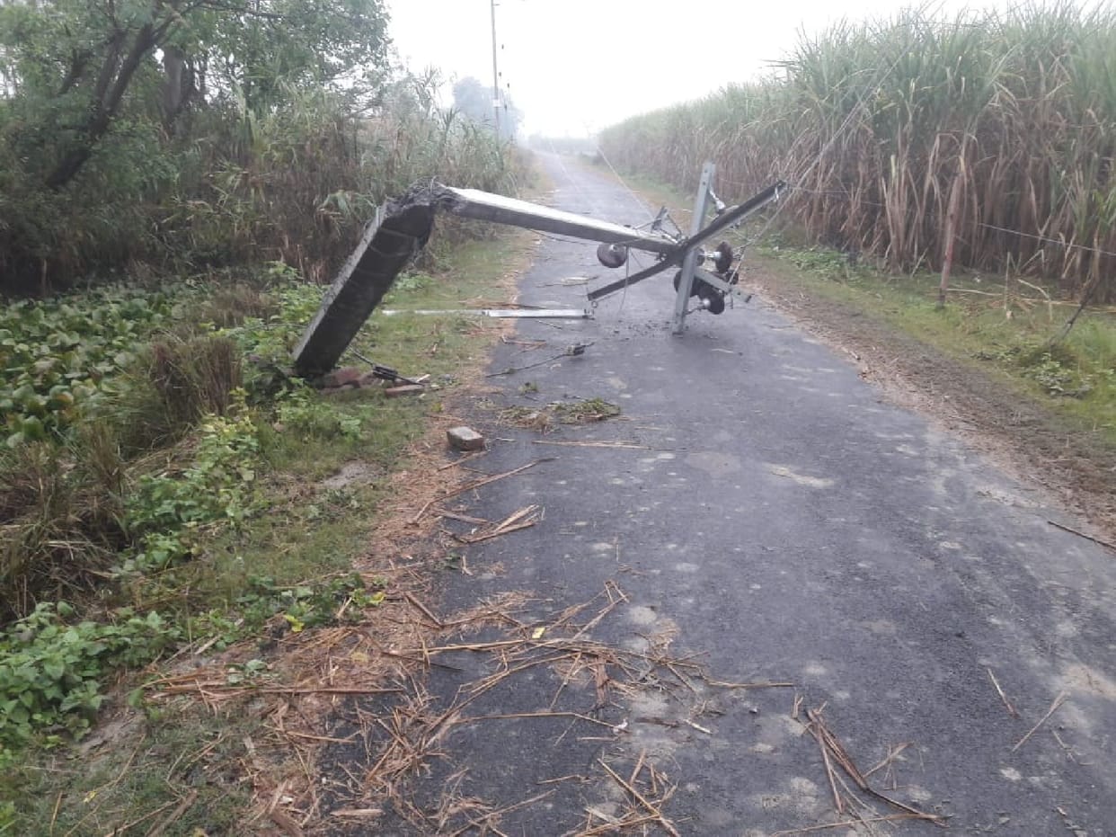 Pole broken, electricity and traffic disrupted for 10 thousand people