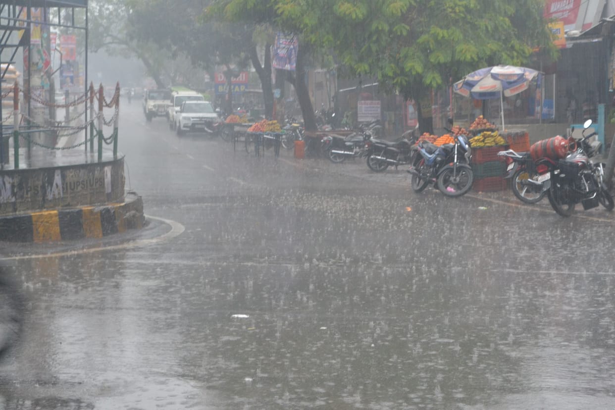 The rain increased the melting, soaked with mud