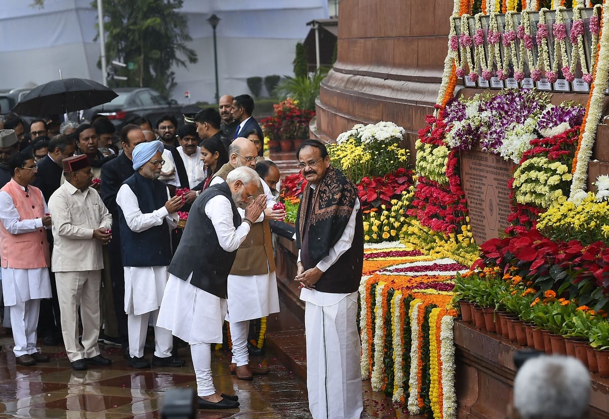 President, Hardeep Puri, Manoj Tiwari pays tribute to people who lost lives in Parliament attack