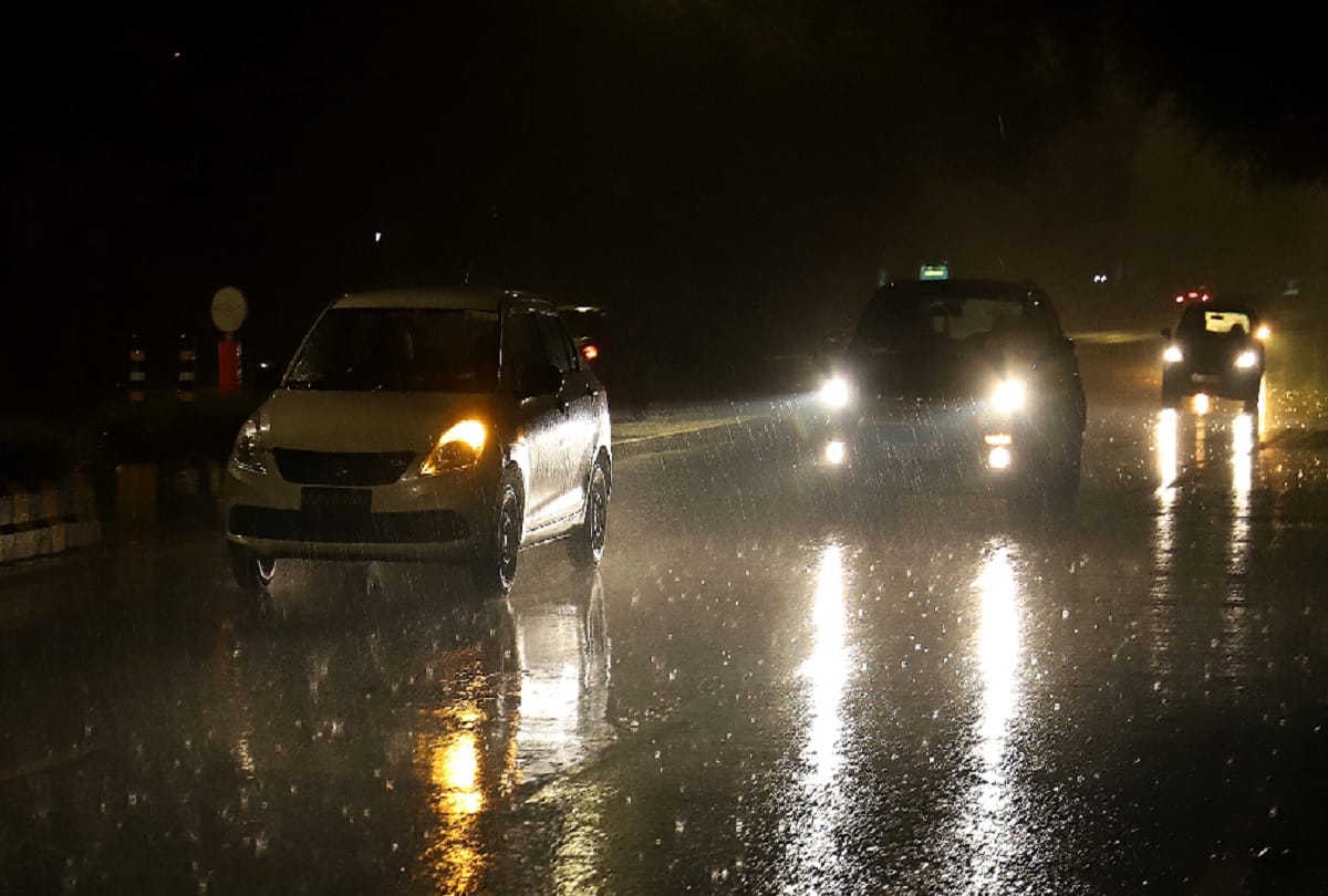 rain in Delhi-NCR pollution very bad flight cancels weather report