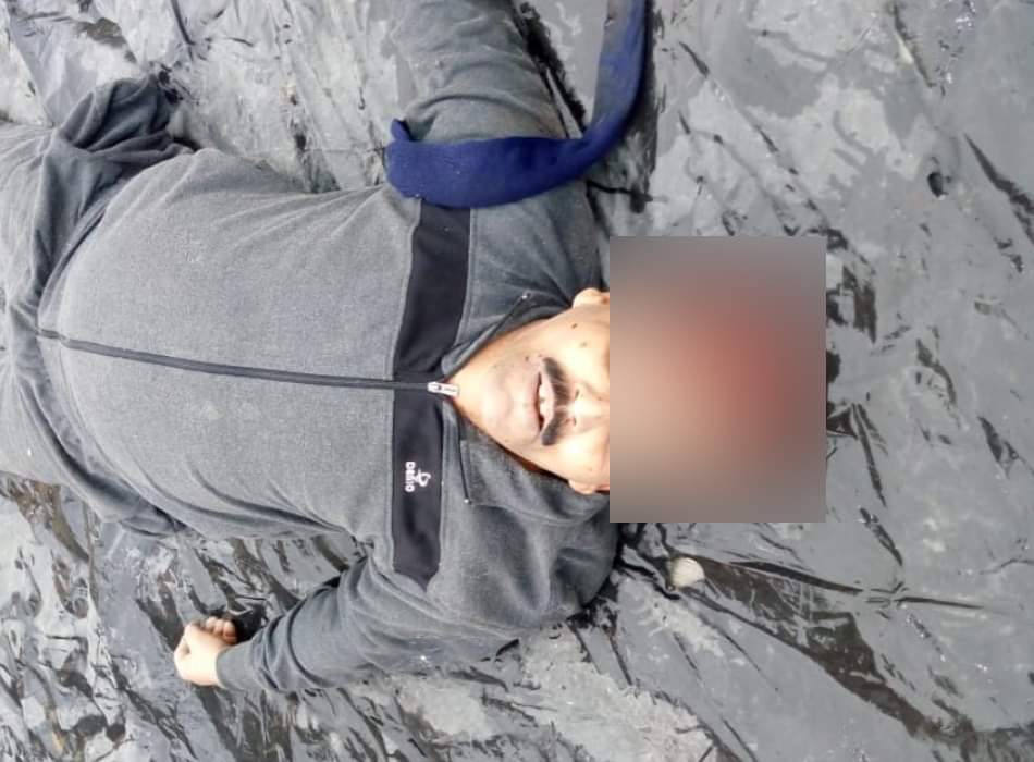 retired army man gun shot dead, wife says murder, she questioning up police