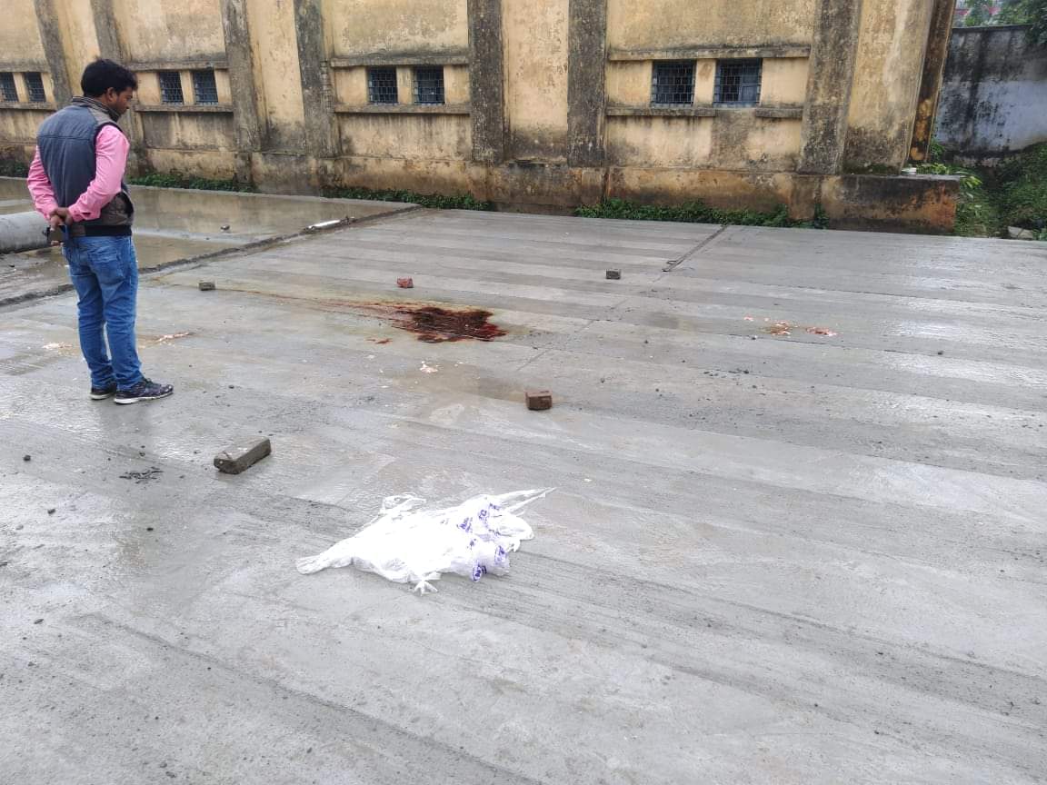 retired army man gun shot dead, wife says murder, she questioning up police