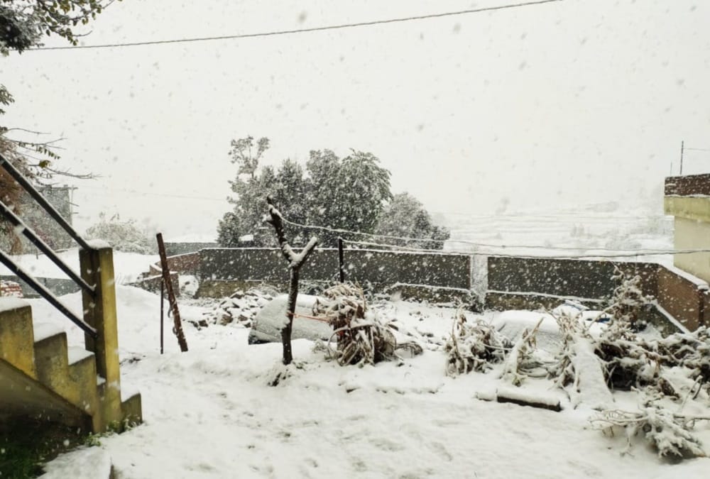 Snow Cover Uttarakhand after High Snowfall in hilly Area Beautiful Photos