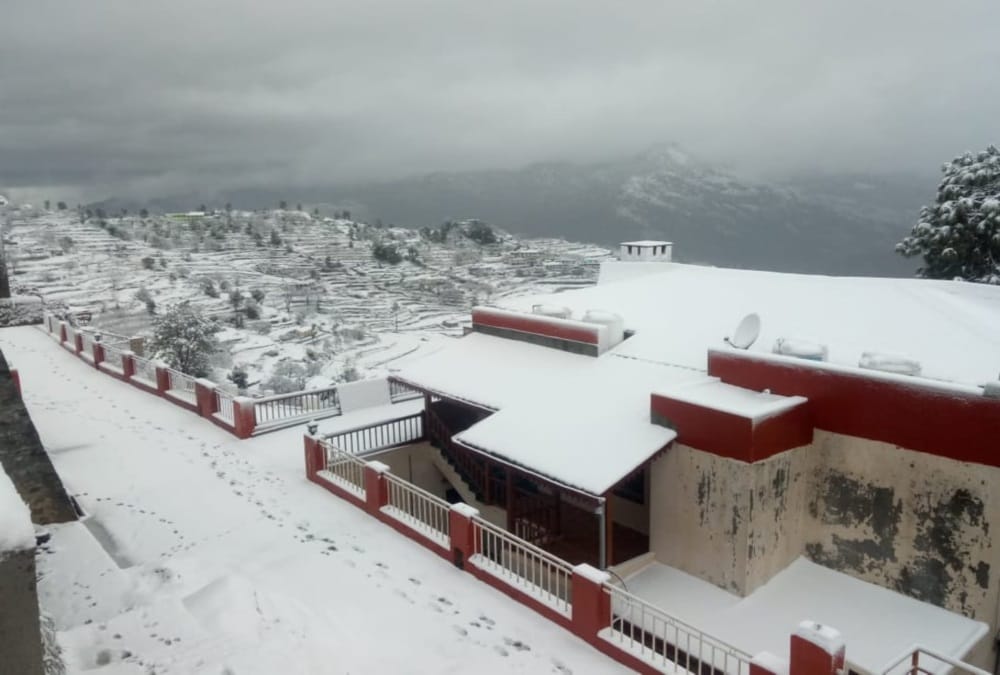 Snow Cover Uttarakhand after High Snowfall in hilly Area Beautiful Photos
