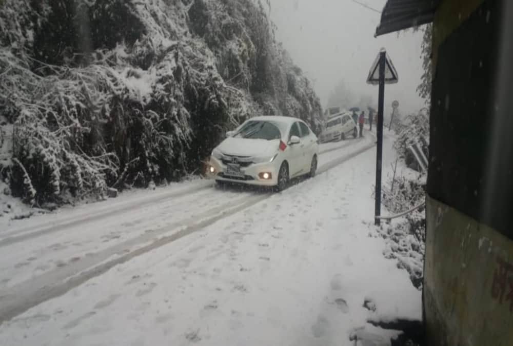 Snowfall in Uttarakhand All tourist Destination see Awesome Visuals