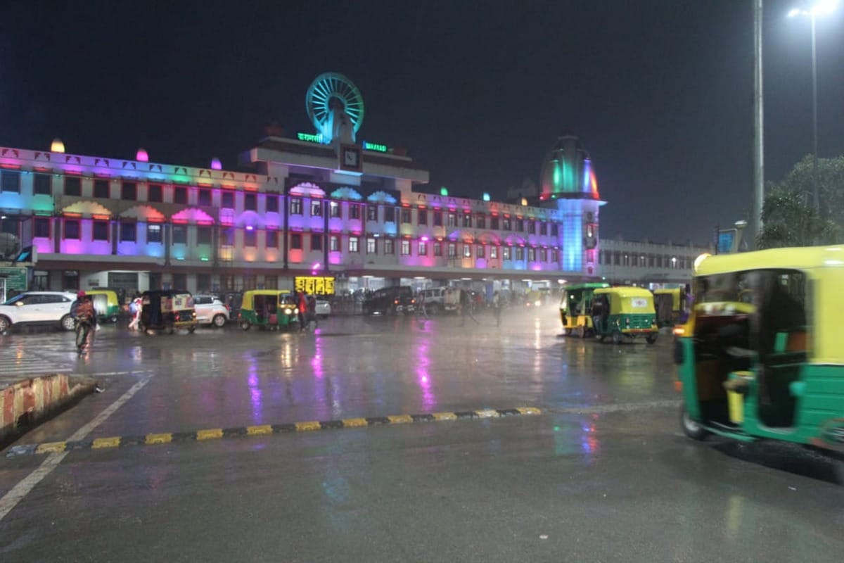 Rain monsoon arrive rain temperature decrease weather change in varanasi purvanchal