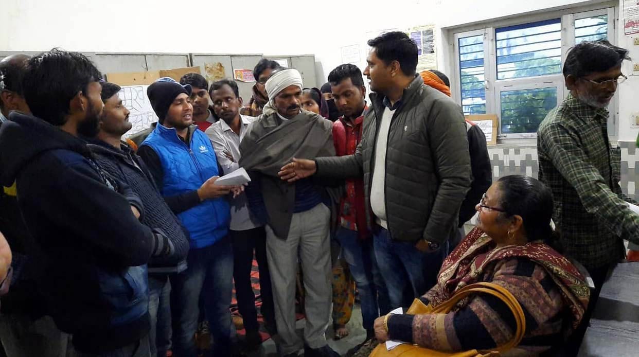 pariyojana adhikaaree ne khatm karaaya sabhaasad ka anashan