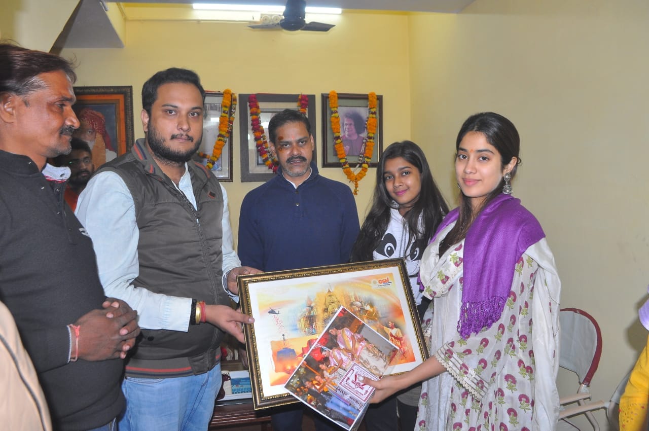 Sridevi's sweetheart Janhvi Kapoor became Devotion after worshiping mother Ganga in varanasi