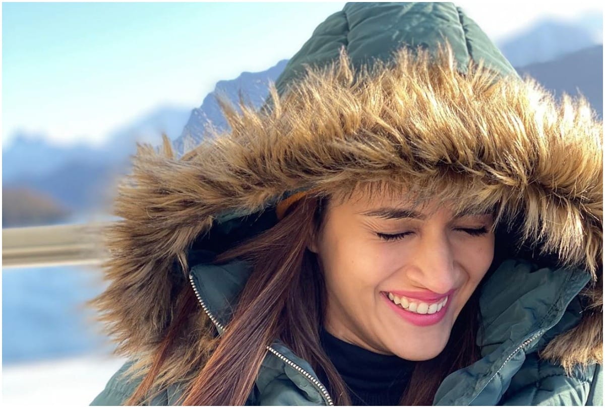 kriti sanon share picture from switzerland