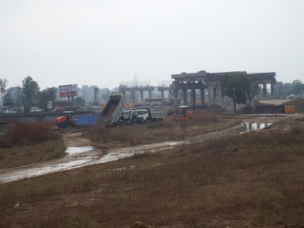 express way work stoped by rain