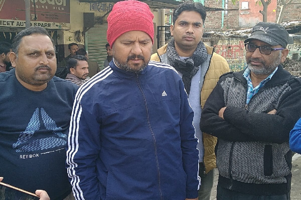 Minister Ashok Kataria ordered the municipality to do the cleaning in Bijnor city