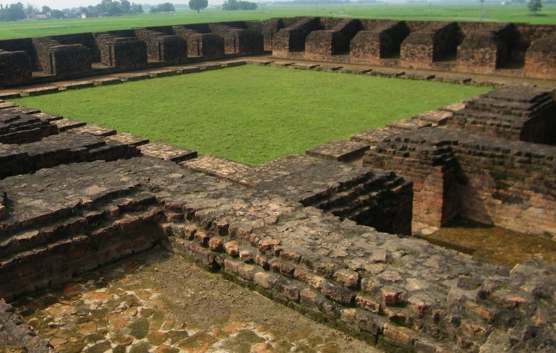 what is the connection Lord Buddha with 'Kapilvastu'? famous buddhist circuit at kushinagar in india
