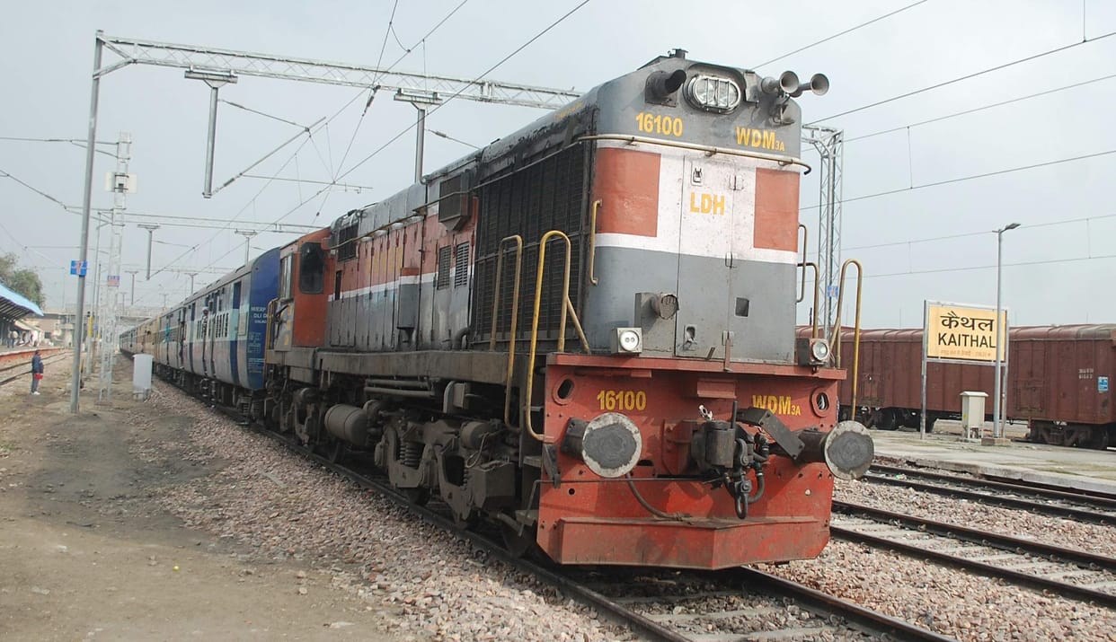 electricity trian