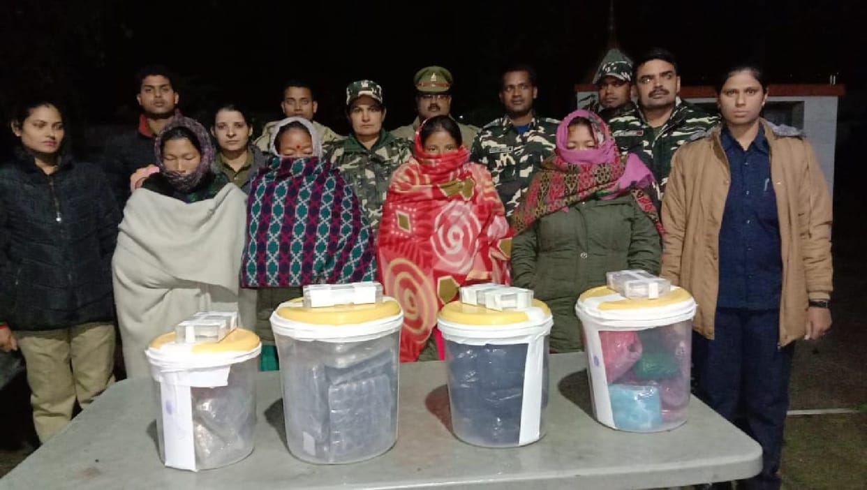 Four women smugglers arrested with charas worth six crores