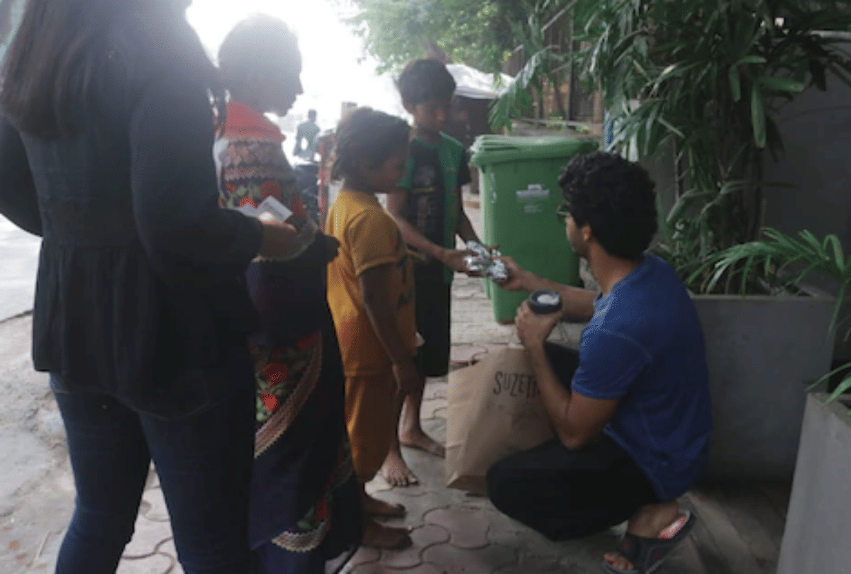 ishaan khatter distributed food poor people in mumbai here photos