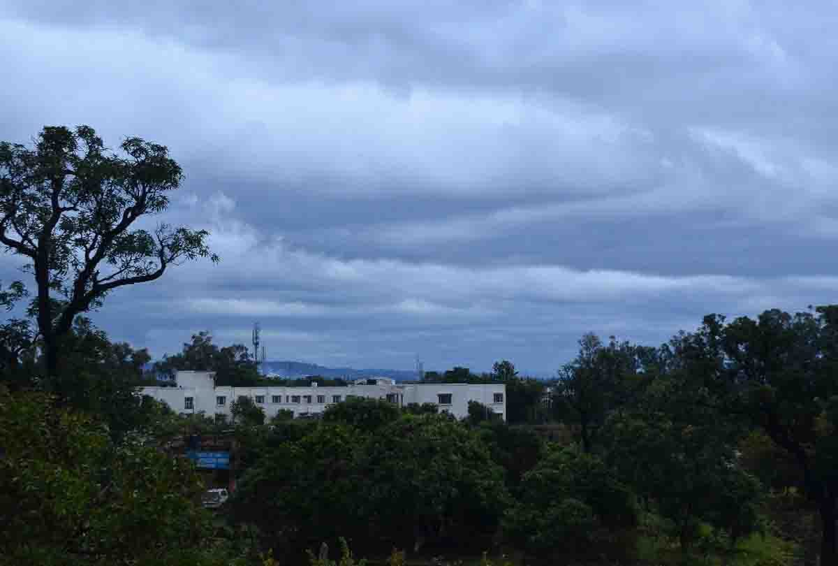 Heavy snowfall alert in Jammu Kashmir, two men died Due To cold