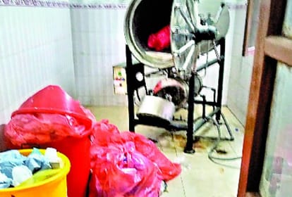 lab technician injured from explosion in machine in KGMU