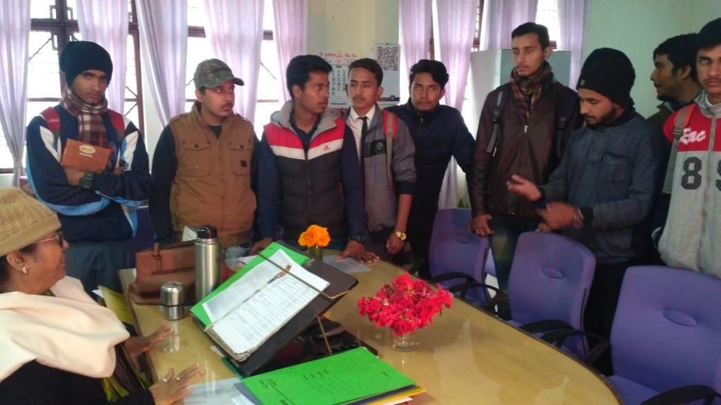 Students given memorandum to principal