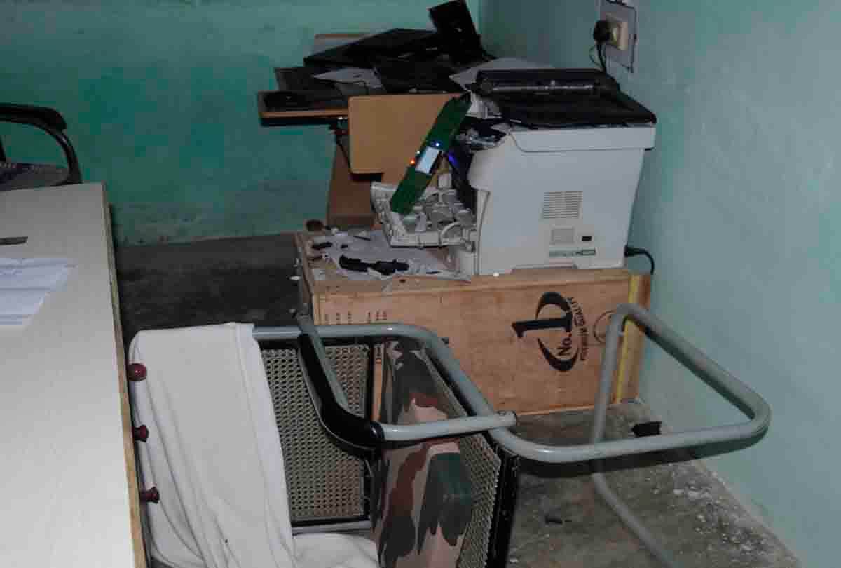 Pratapgarh: Contractor beat up SDO by entering into Irrigation Department next to DM Housing