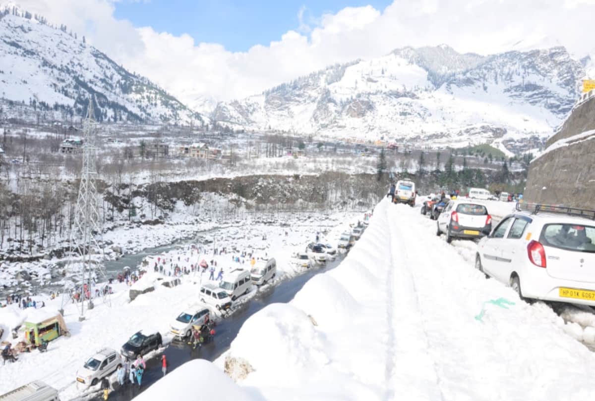 431 roads including six NH closed in himachal, 170 tourists rescued, see situation in pictures