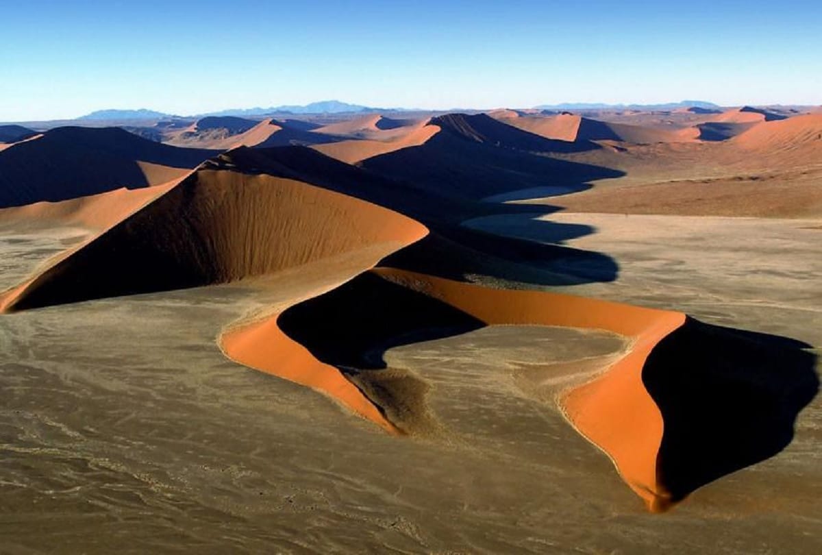world oldest desert namib desert africa unsolved mysteries
