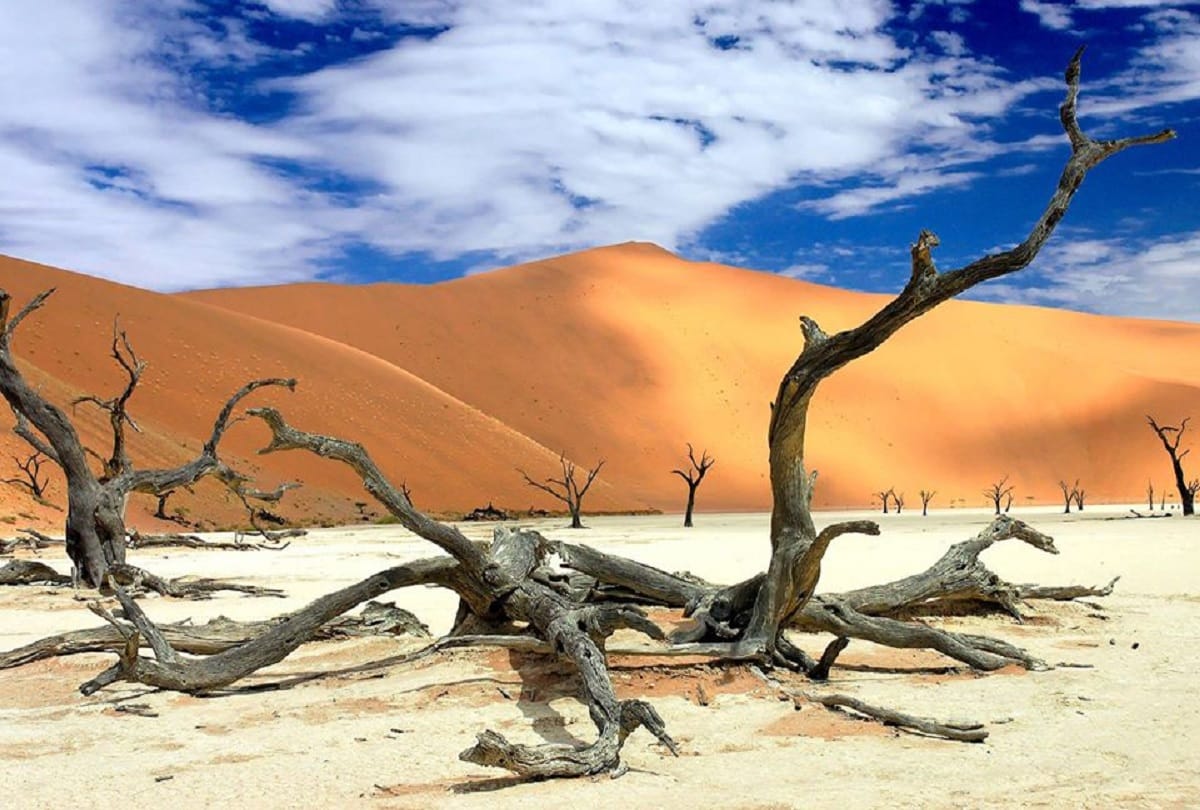 world oldest desert namib desert africa unsolved mysteries