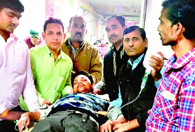 lab technician injured from explosion in machine in KGMU