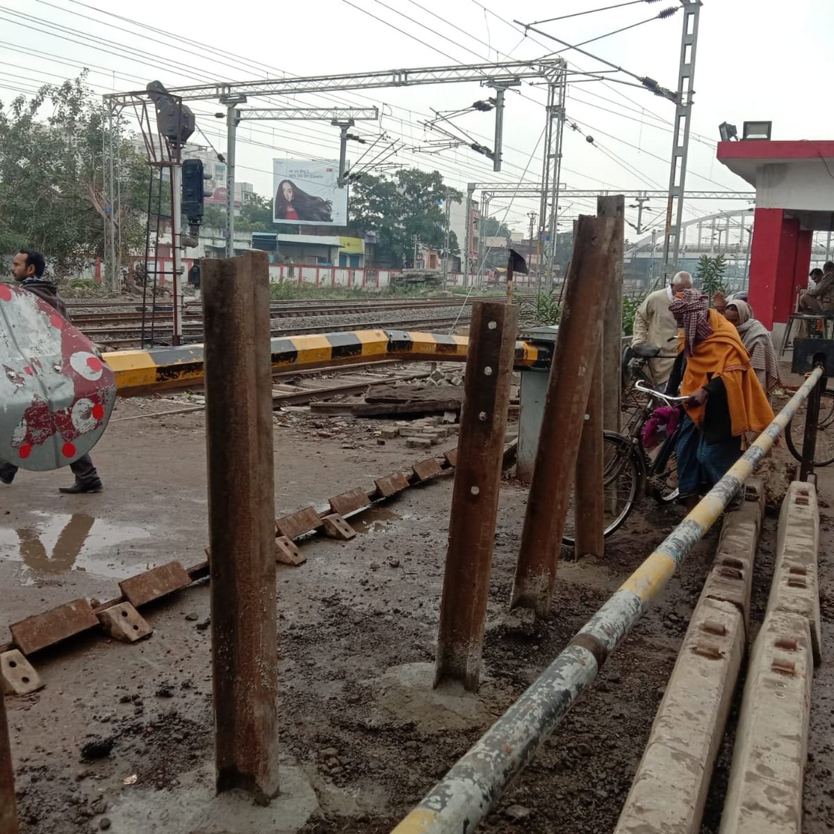 Railway gate located in Manduwadih vegetable market of Varanasi closed