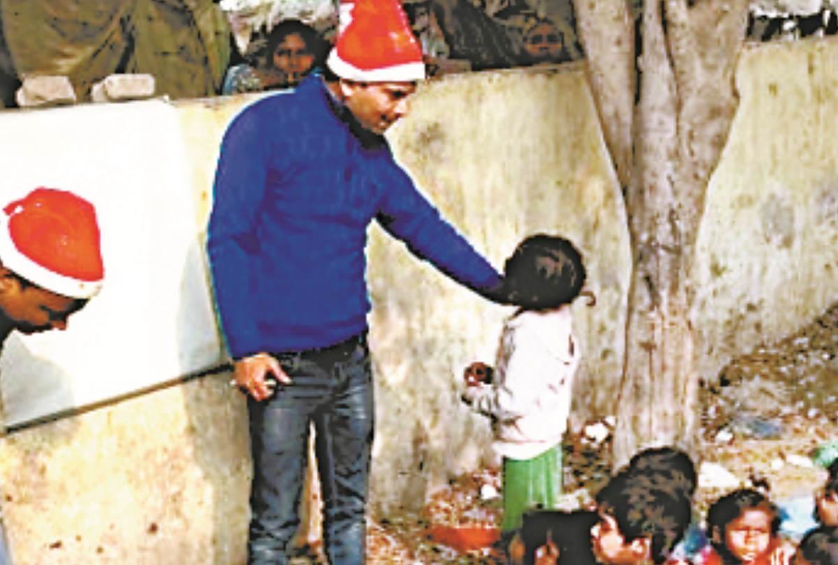 special story on social workers in lucknow