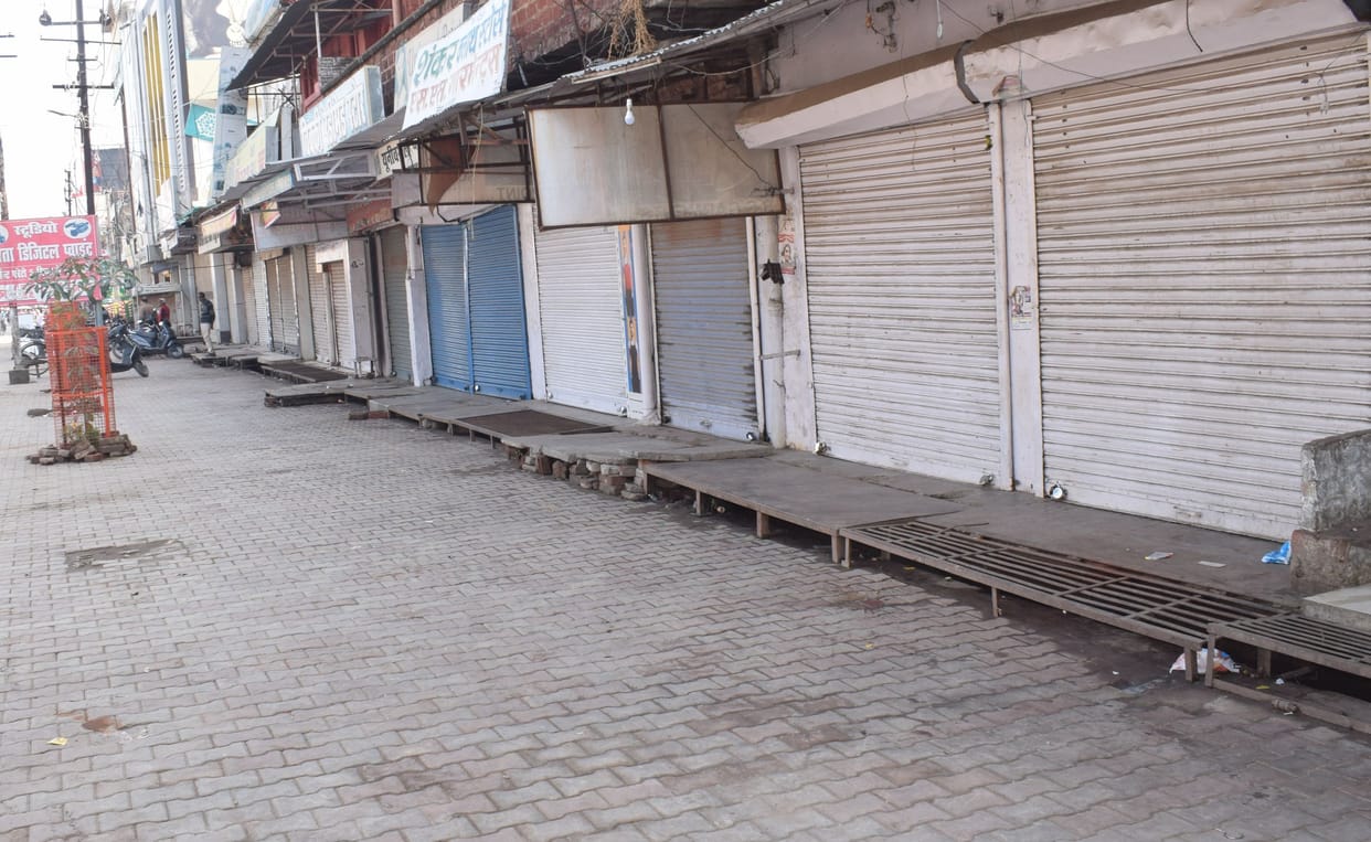12000 shops closed